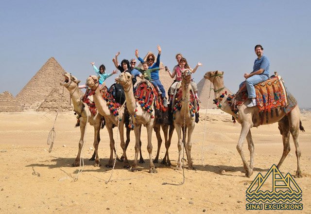 pyramids from hurghada