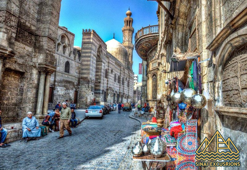 Private day trip to Cairo & pyramids from Hurghada