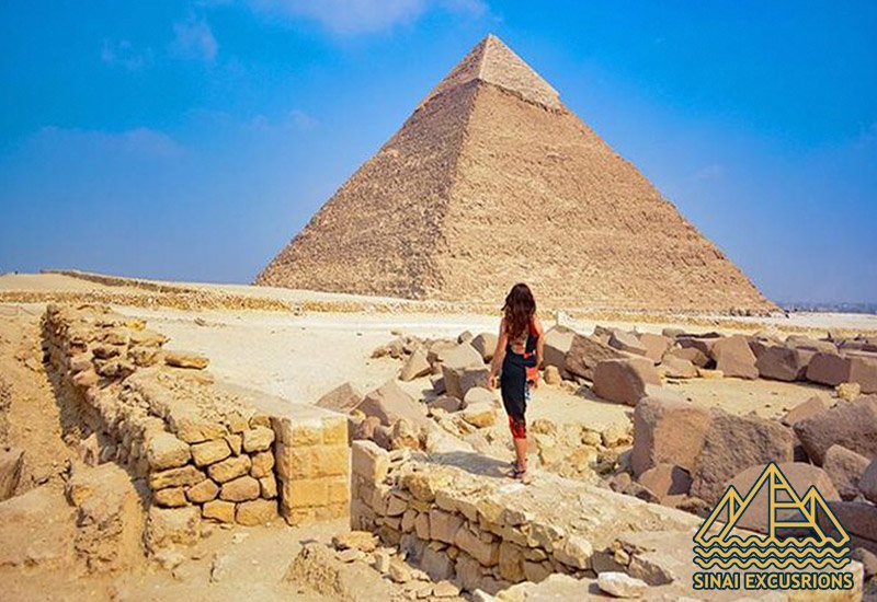 Private day trip to Cairo & pyramids from Hurghada