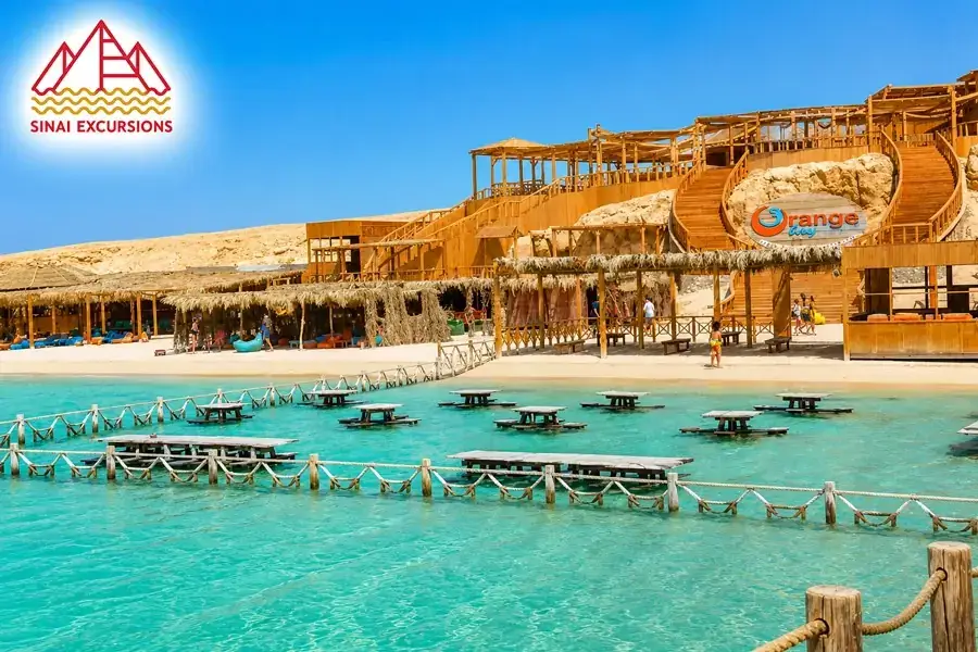 White sand beach and turquoise water, Orange Bay Island